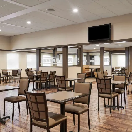Best Western Plus Milwaukee Airport Hotel Conference Center