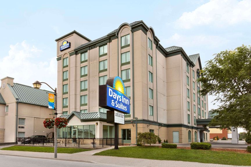 Days Inn by Wyndham Niagara Falls Centre St. by the Falls Hotels in Niagara Falls