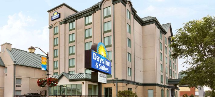 Days Inn by Wyndham Niagara Falls Centre St. by the Falls Hotels in Niagara Falls