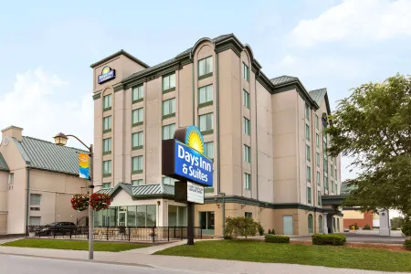 Days Inn by Wyndham Niagara Falls Centre St. by the Falls Отели в г. Ниагарский водопад