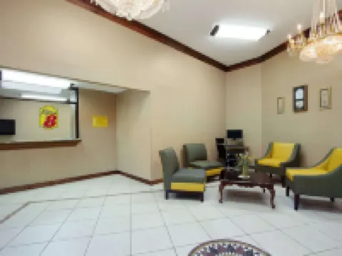 Super 8 by Wyndham Homewood Birmingham Area Hotels in Homewood