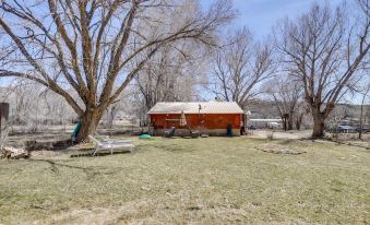 Cozy Helper Home w/ Fenced Yard, Pets Welcome