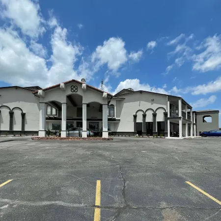 Studio 6 Tulsa, OK Central