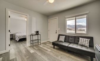 Updated Hawthorne Apartment, 12 Mi to Walker Lake!