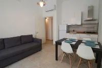 Casa Nausica — Elegant Apartment Facing the Aragonese Castle - บังกะโล