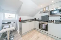 14 Helena House Lux Apartment Hotels in Pangbourne