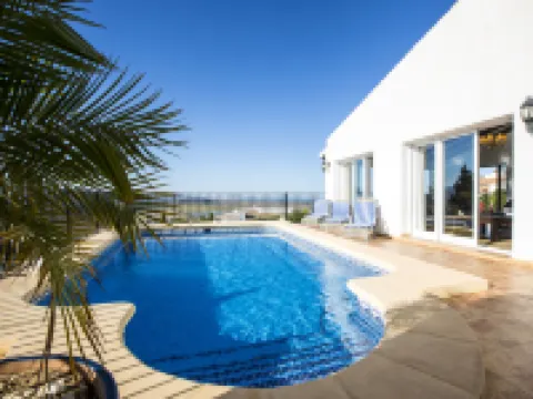 Isabel Hoteles en Pego