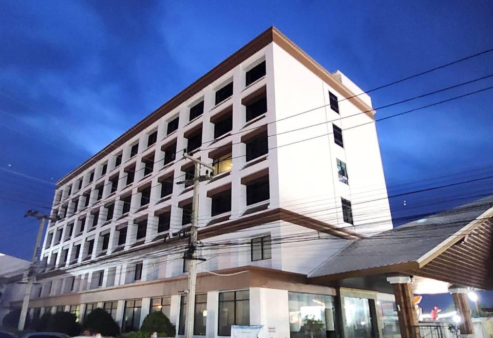 5. Grand Ph..