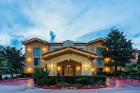 Super 8 by Wyndham The Woodlands North Hotels in Shenandoah