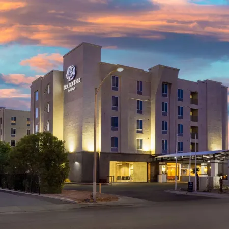 DoubleTree by Hilton Las Vegas East Flamingo Отели рядом с достопримечательностью «Музей атомных исследований»