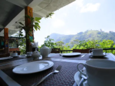 埃勒巖邊旅館 埃勒酒店