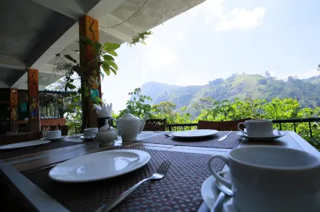 Rock Side Inn - Ella Отели рядом с достопримечательностью «Литл Адамс Пик»