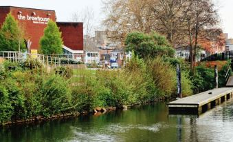 Royal Ashton Townhouse - Taunton