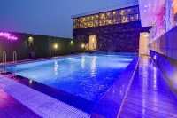 Treebo Winsome Resort with Swimming Pool - piscina