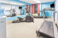 Days Hotel by Wyndham Danville Conference Center - Gym