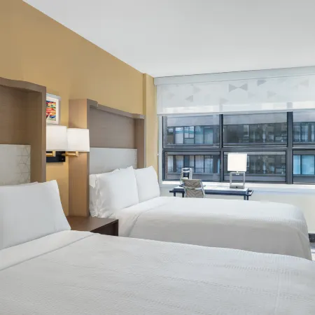 Holiday Inn Toronto Downtown Centre by IHG Отели рядом с достопримечательностью «Концертная площадка Budweiser Stage»