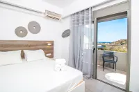 Hillside Studios & Apartments