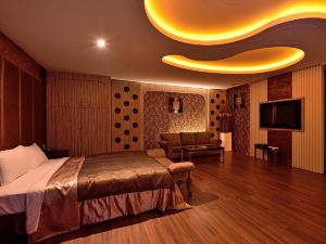 Her Home Spa Motel Douliu