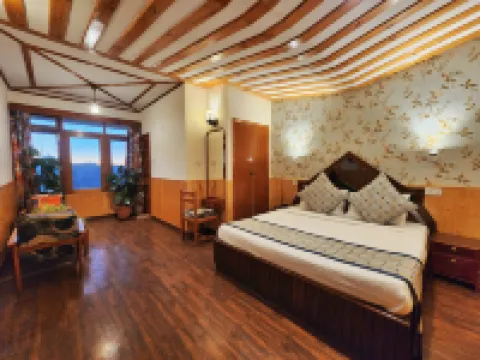 Hotel Pineview Shimla