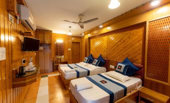 Hotel Akbar at Dal Lake Ghat Number 1