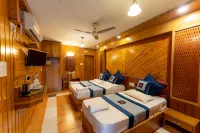 Hotel Akbar at Dal Lake Ghat Number 1