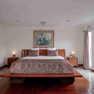 Pasteur Beautiful Luxurious House Rooms