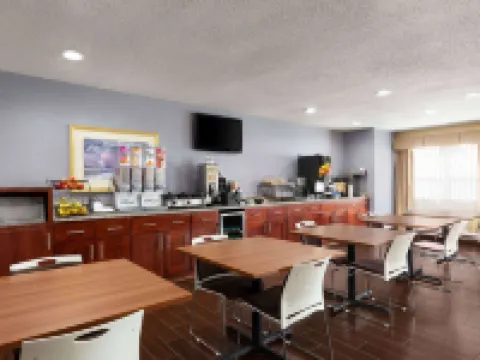 Microtel Inn & Suites by Wyndham Thomasville/High Point/Lexi Hotels in Davidson County