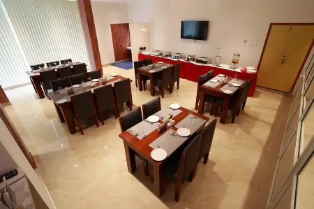 Hotel Bluemoon Отели рядом с достопримечательностью «Anna nagar park»