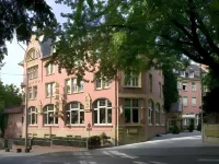Hotel Oranien Wiesbaden Отели рядом с достопримечательностью «Вестенд»