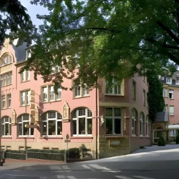 Hotel Oranien Wiesbaden Отели рядом с достопримечательностью «Вестенд»