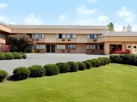 Ramada by Wyndham Coquitlam Hotels in Coquitlam