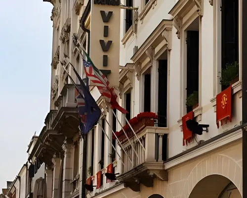 Hotel Vivit Các khách sạn gần Quảng trường Ferretto