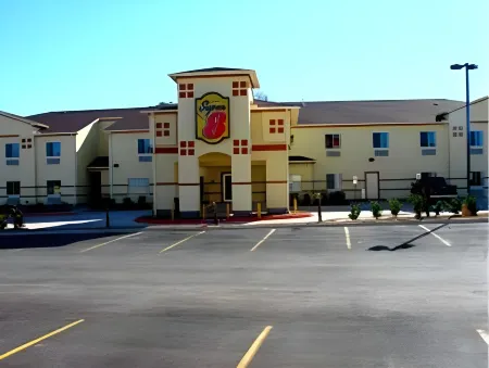 Super 8 by Wyndham Brenham TX