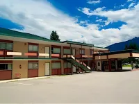Alpine Inn & Suites
