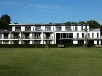 Schlossgut Gross Schwansee Отели в г. Тарневиц