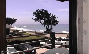 Cambria Landing Inn and Suites