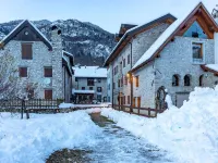 Albergo Diffuso - Cjasa Ustin Hotel in zona Bosco di Lesis / Bosc di Lesis