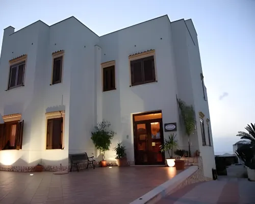 History Hotel Hotels in Valderice