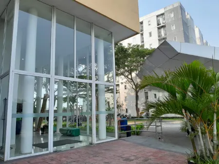 Smart Inn Aeropolis Airport Soekarno Hatta Отели в г. Neglasari