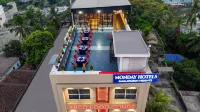 Monday Hotels Amalapuram Heights فنادق في East Godavari