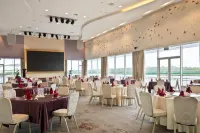 V Plaza Hotel 쿠알라 벨라이트 호텔