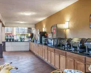 Clarion Inn - breakfast