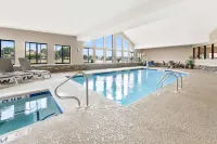 Comfort Suites Near Robins Air Force Base - Pools