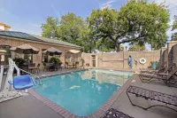 Best Western Savannah Historic District - piscina