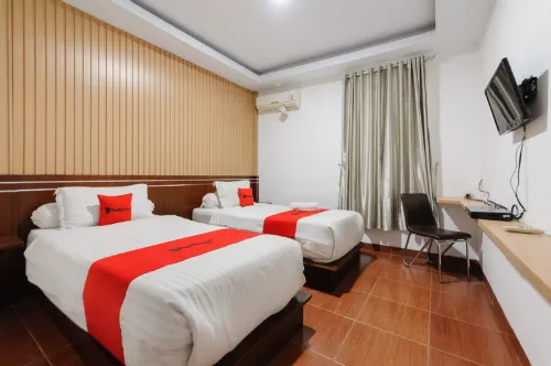 RedDoorz @ Best Hotel Jalan Dr. Sutomo Siantar Hotels in South Siantar