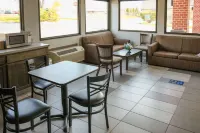 Econo Lodge Hotels in Kidron