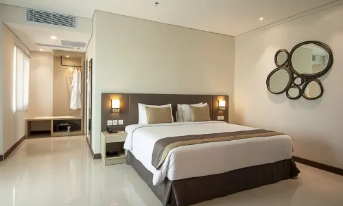 Solo Paragon Hotel & Residence