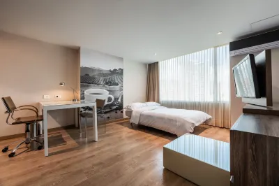 Holiday Inn Express & Suites Medellin Hotels near Museum of Antioquia