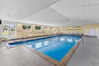 Quality Inn Lakefront - Pool