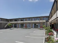 Carnmore Hagley Park Hotels near Addington